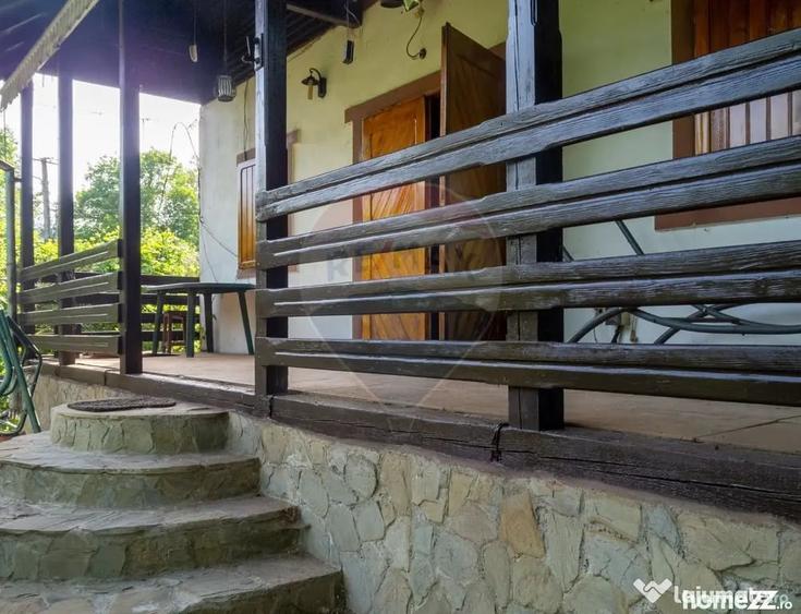 Casă cu 4 camere cu Teren 967 Mp în Sud