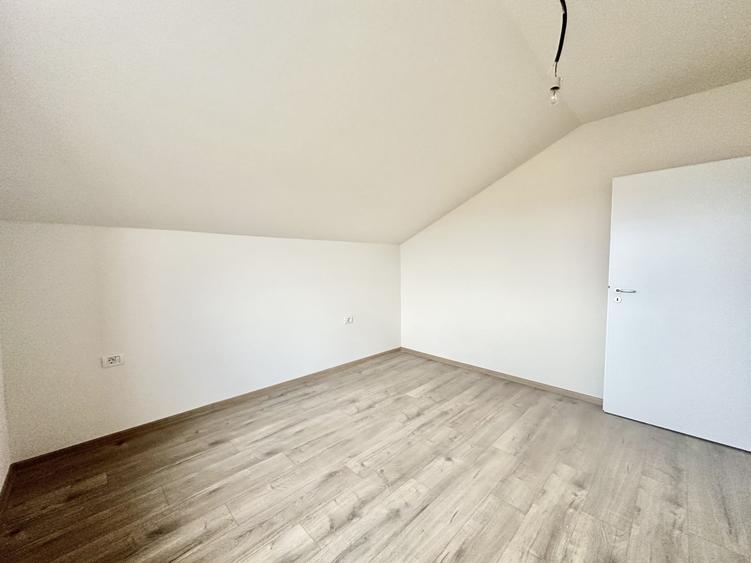 Duplex cu 4 camere cu Teren 320 Mp în Moșnița Nouă