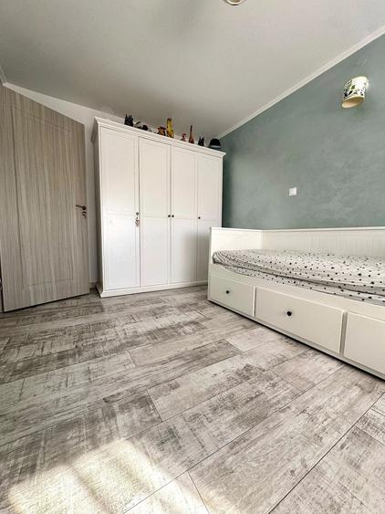 Apartament cu 3 camere semidecomandat în Dâmbovița