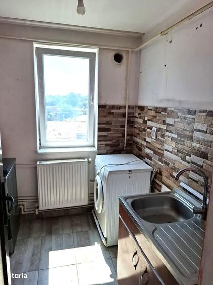 Apartament cu 3 camere decomandat în Micro 5