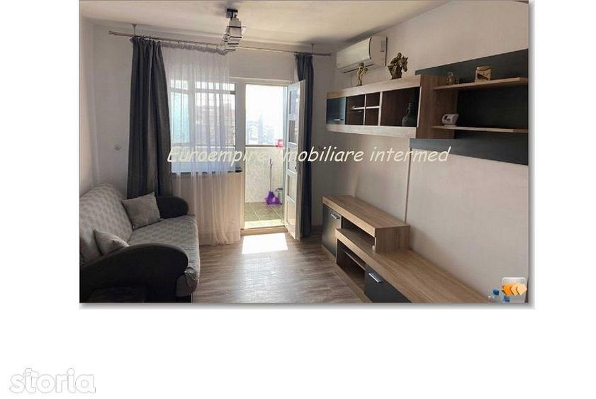 Apartament cu 3 camere decomandat, mobilat în Central
