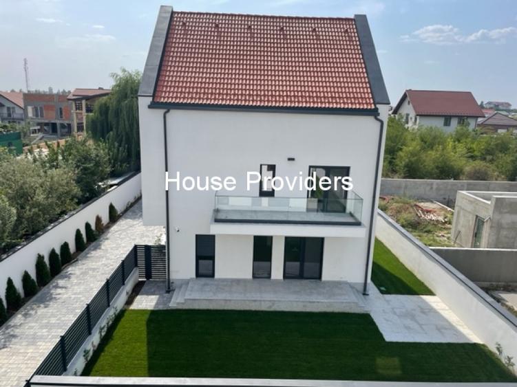 Casă cu 6 camere cu Canalizare în Chitila