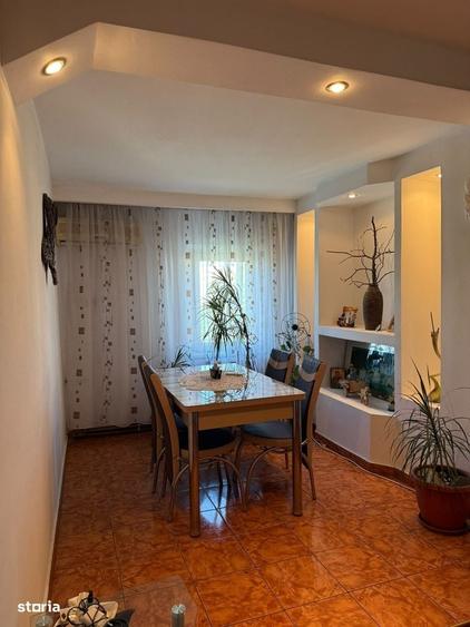 Apartament cu 4 camere decomandat în Central