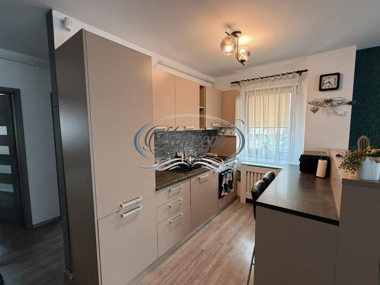 Apartament cu 3 camere semidecomandat, mobilat în Zorilor