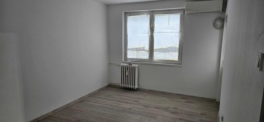 Apartament cu 2 camere decomandat în Basarabia