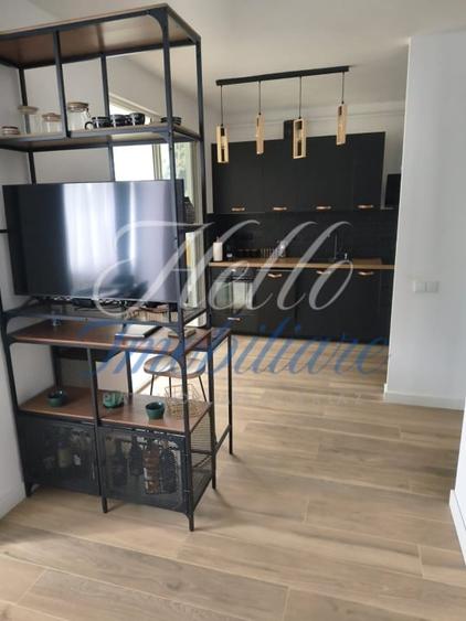 Apartament cu 2 camere semidecomandat, mobilat în Florești