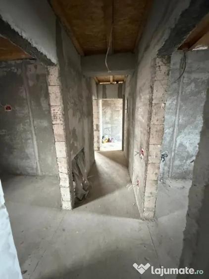 Casă cu 4 camere cu Teren 225 Mp în Central