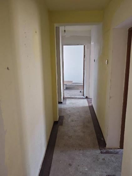 Apartament cu 3 camere decomandat în Peninsula