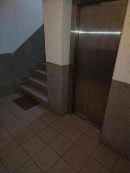 Apartament cu 4 camere decomandat în Cetate