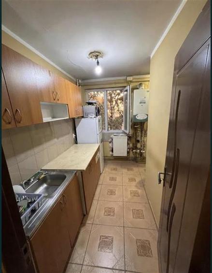 Apartament cu 3 camere nedecomandat, mobilat în Complex Studențesc