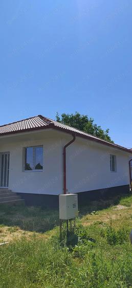 Casă cu 3 camere în Central