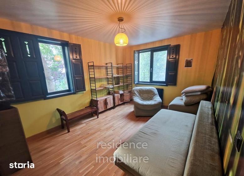 Casă cu 5 camere cu Teren 900 Mp în Făget
