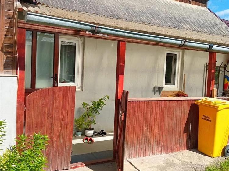 Casă individuală cu 3 camere cu Teren 3557 Mp în Argestru
