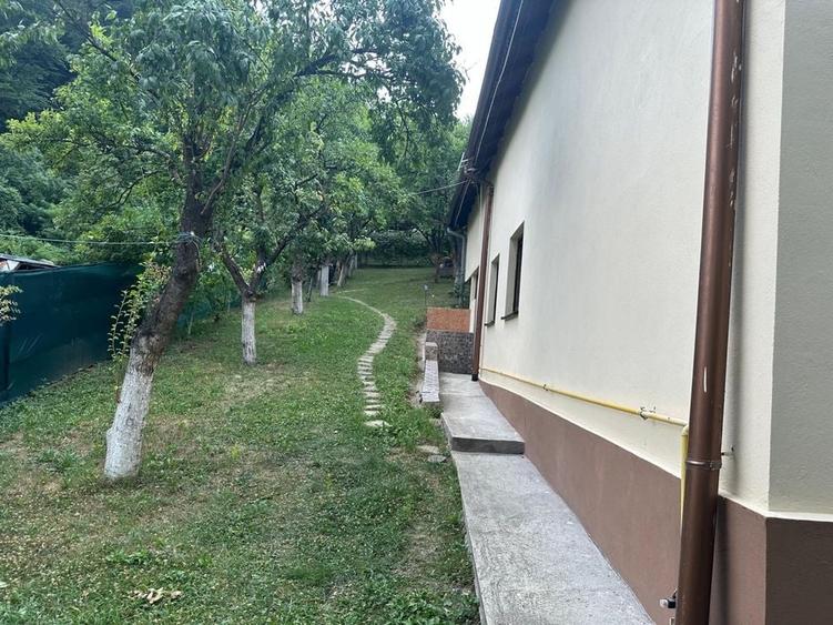 Casă cu 4 camere în Central