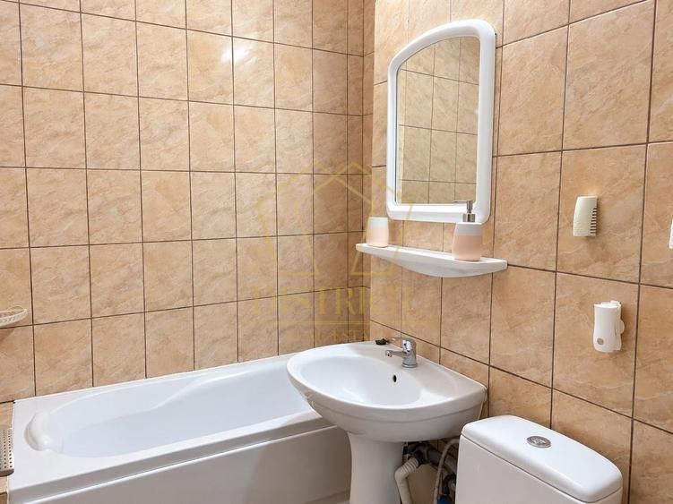 Apartament cu 2 camere semidecomandat în Complex Studențesc