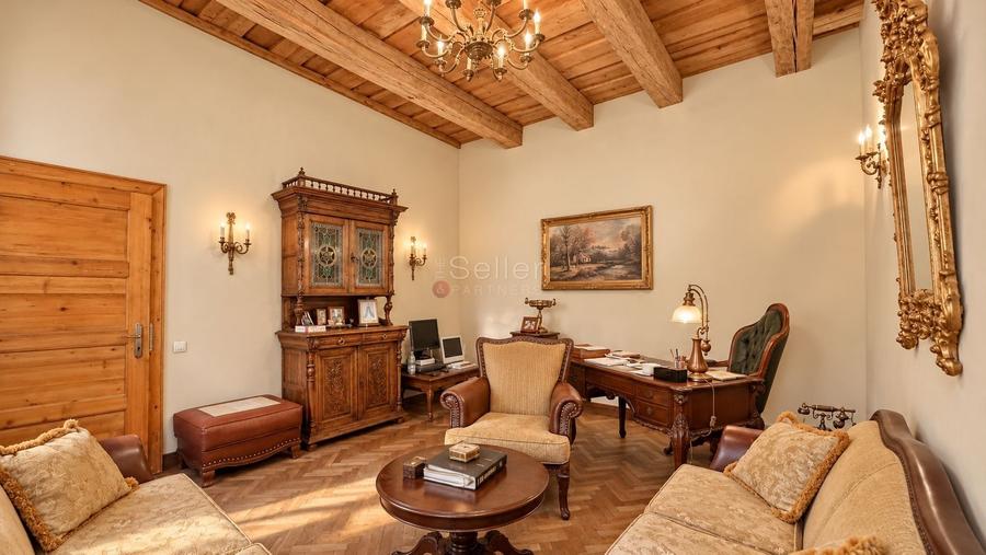 Apartament cu 2 camere decomandat în Centrul Istoric