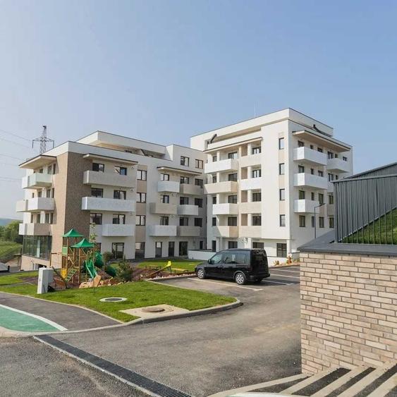 Apartament cu 3 camere semidecomandat în Apahida