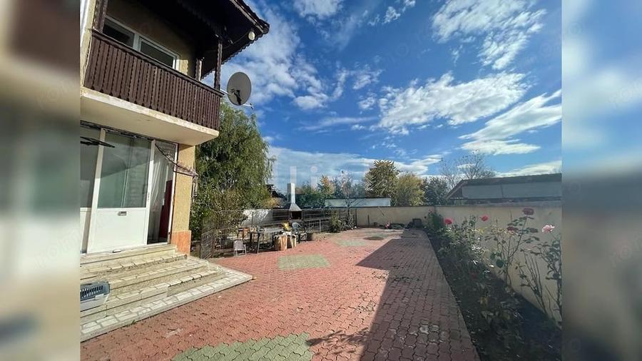 Casă cu Teren 3000 Mp în Dănești