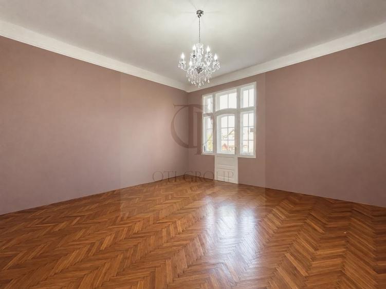 Apartament cu 4 camere în Ultracentral