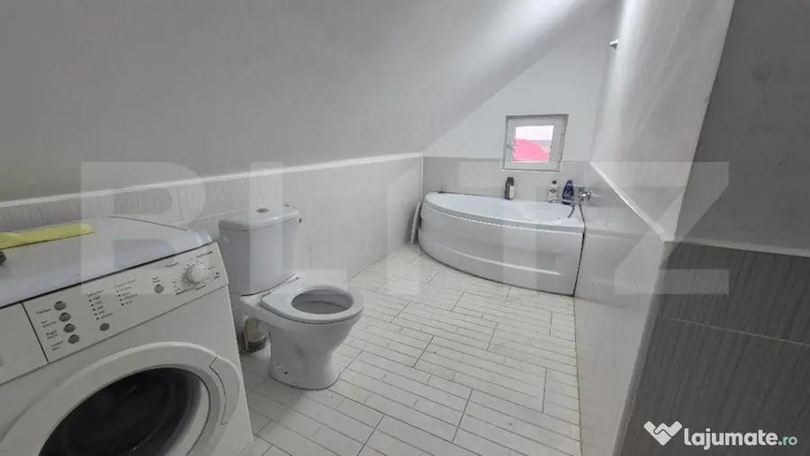 Apartament cu 4 camere decomandat în Careiului