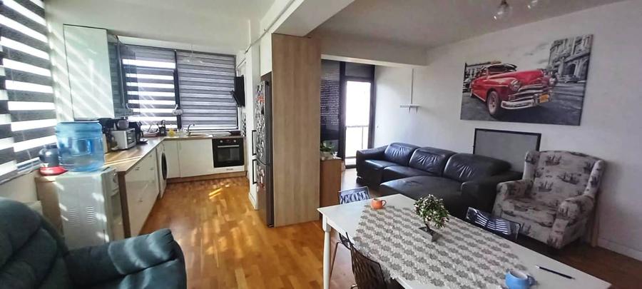 Apartament cu 3 camere semidecomandat în Mihai Viteazul
