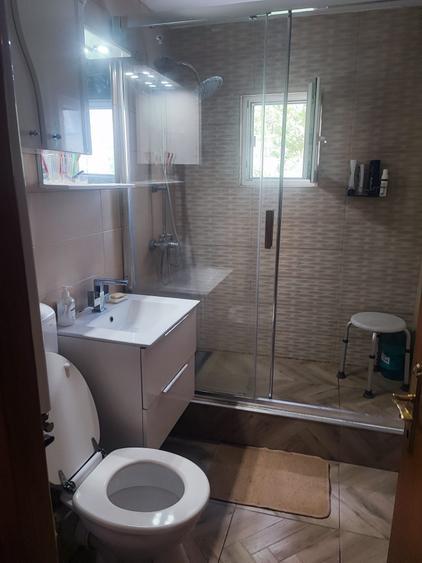 Apartament cu 3 camere decomandat în Nufărul