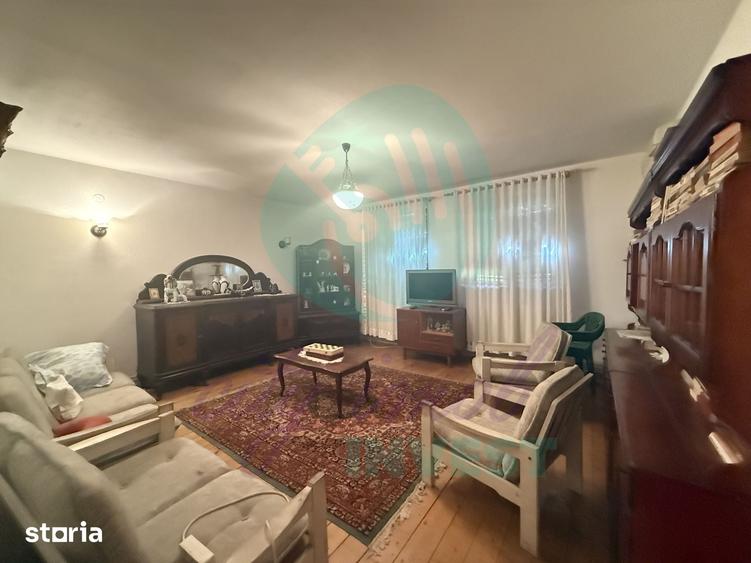 Casă cu 5 camere cu Teren 1000 Mp în Moara Domnească