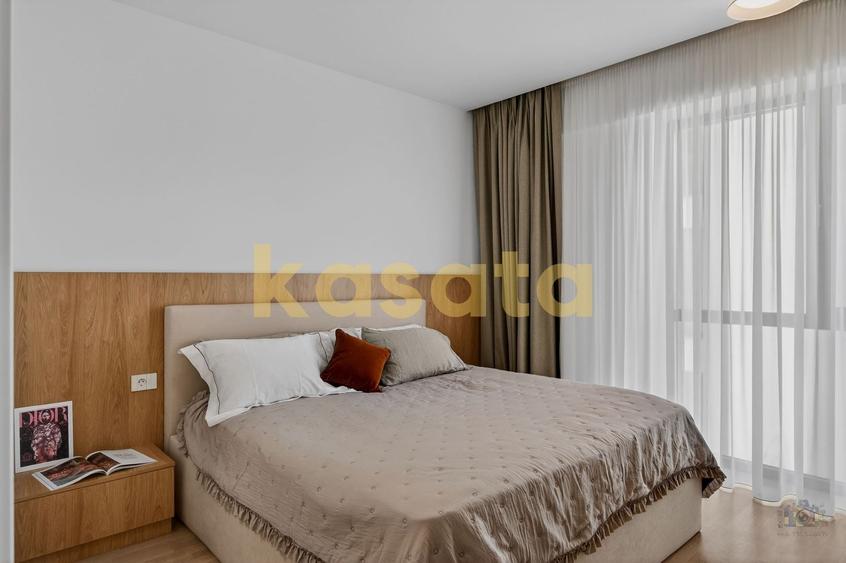 Apartament cu 4 camere semidecomandat, mobilat în Central