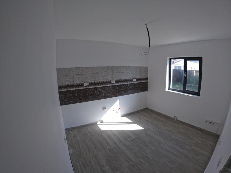 Casă individuală cu 3 camere cu Canalizare în Semicentral