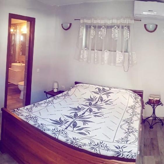 Casă individuală cu 5 camere cu Canalizare în Central