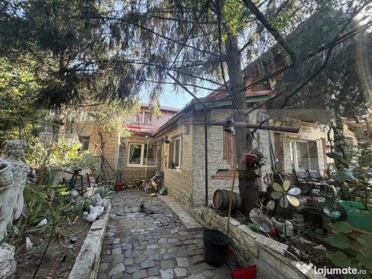 Casă cu 2 camere cu Teren 777 Mp în Breasta
