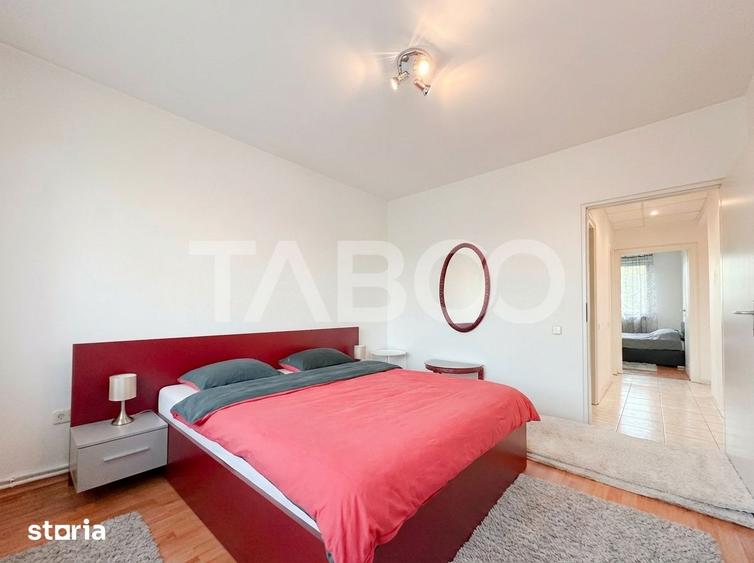 Apartament cu 4 camere semidecomandat în Micro 4