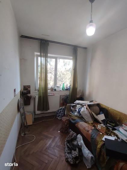 Apartament cu 3 camere decomandat în Aleea Trandafirilor