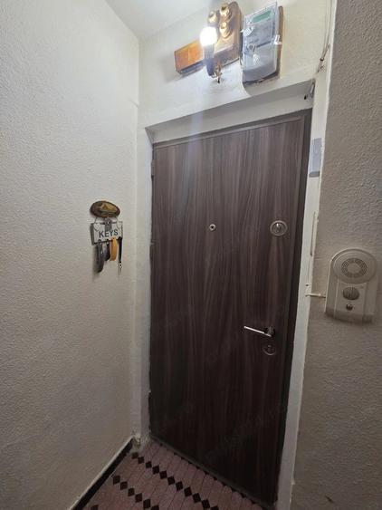 Apartament cu 2 camere semidecomandat în Craiovei