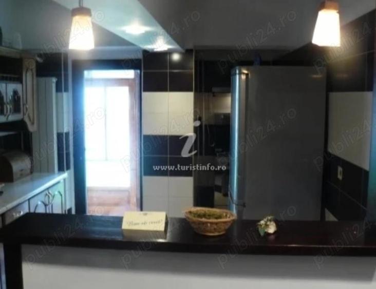 Apartament cu 3 camere decomandat în Slănic-Moldova