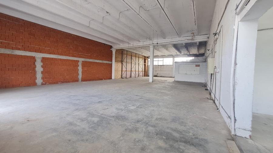Spațiu industrial, de 470 mp, în Vest