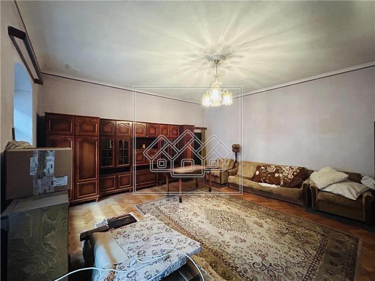 Apartament cu 2 camere nedecomandat în Ultracentral