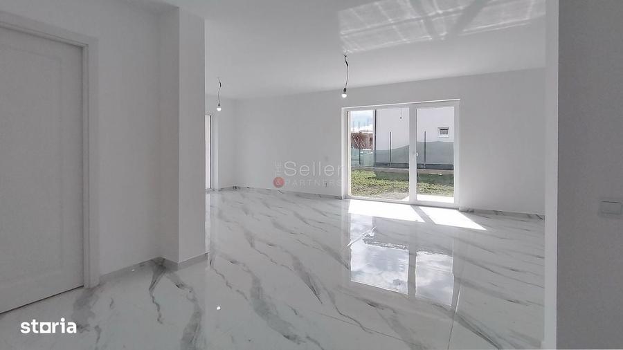Casă cu 3 camere cu Teren 500 Mp în Noua