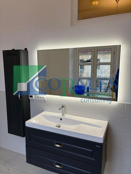 Apartament cu 3 camere semidecomandat în Ultracentral