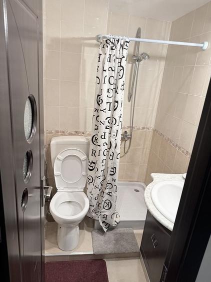 Apartament cu 3 camere semidecomandat în Turnu Măgurele
