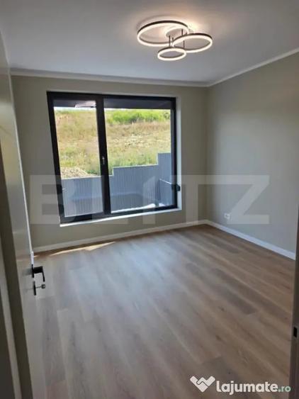 Casă cu 4 camere cu Teren 495 Mp în Vișani