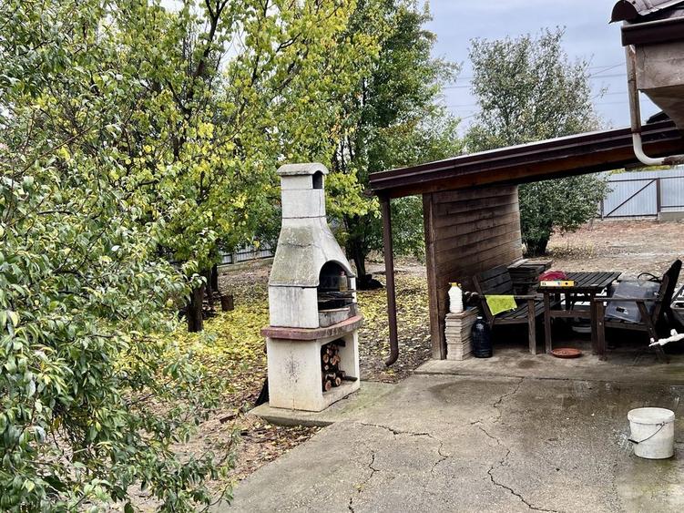 Spațiu comercial, de 200 mp, în Suraia