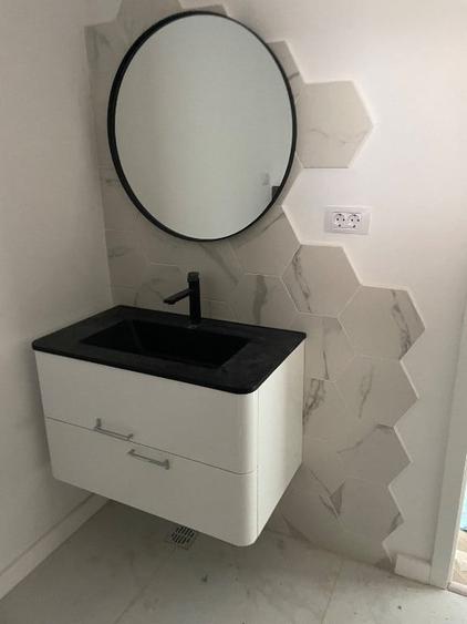 Apartament cu 3 camere decomandat în Sărari