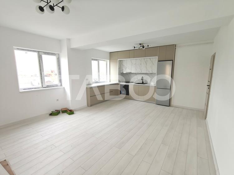 Apartament cu 3 camere decomandat în Periferie
