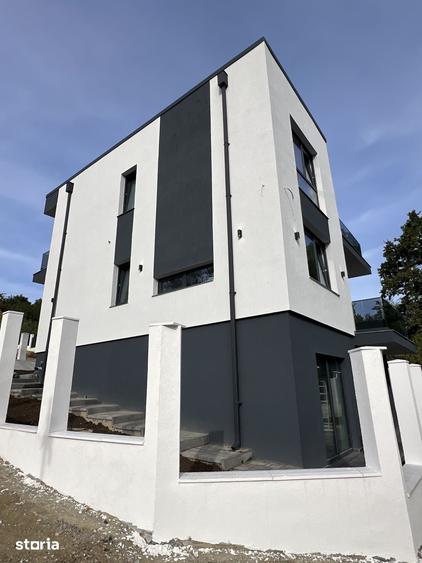 Casă cu 6 camere cu Teren 350 Mp în Copou