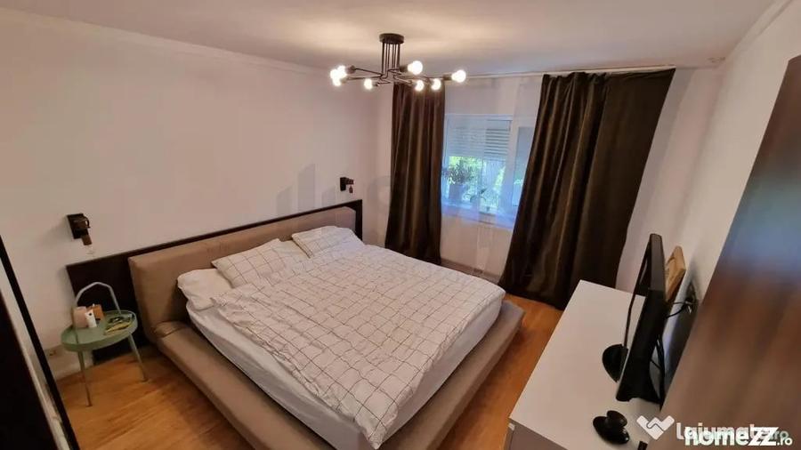 Apartament cu 3 camere decomandat în Drumul Sării
