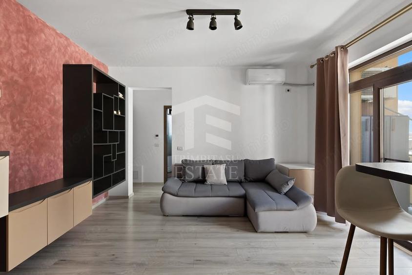 Apartament cu 3 camere semidecomandat în Central