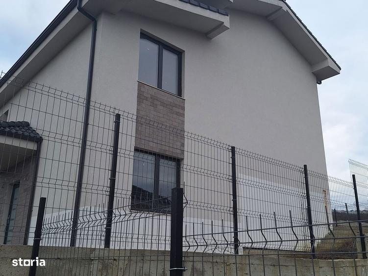 Casă cu 5 camere cu Teren 180 Mp în Apahida