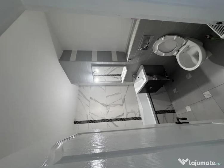 Apartament cu 4 camere decomandat în Central