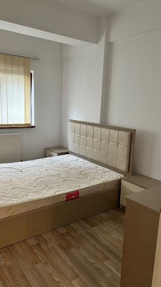 Apartament cu 3 camere decomandat în Dumbrăvița